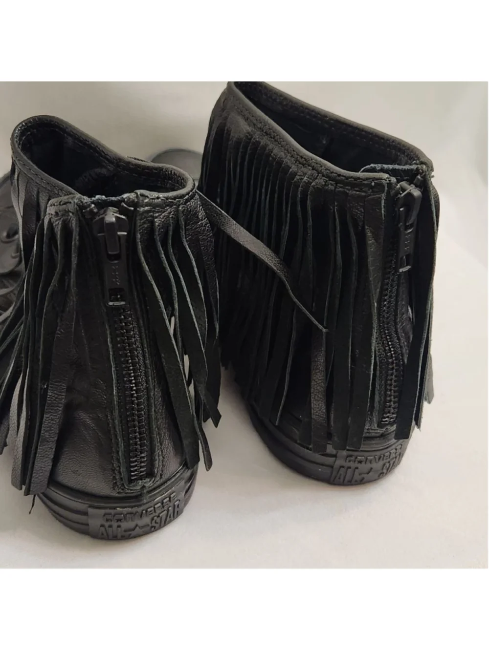 Converse CTAS Black Leather Fringe sneakers (W Size 8)